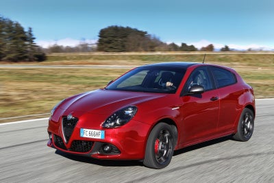 Alfa Romeo Giulietta 1,4 Turbo 120 Super Benzin modelår 2017 km 100000 ABS airbag, Test

KONTAKT OS 